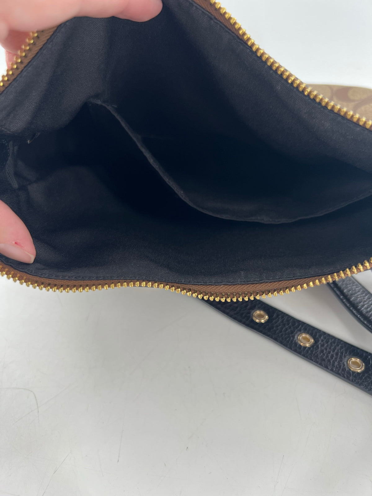 signature top zip crossbody file bag