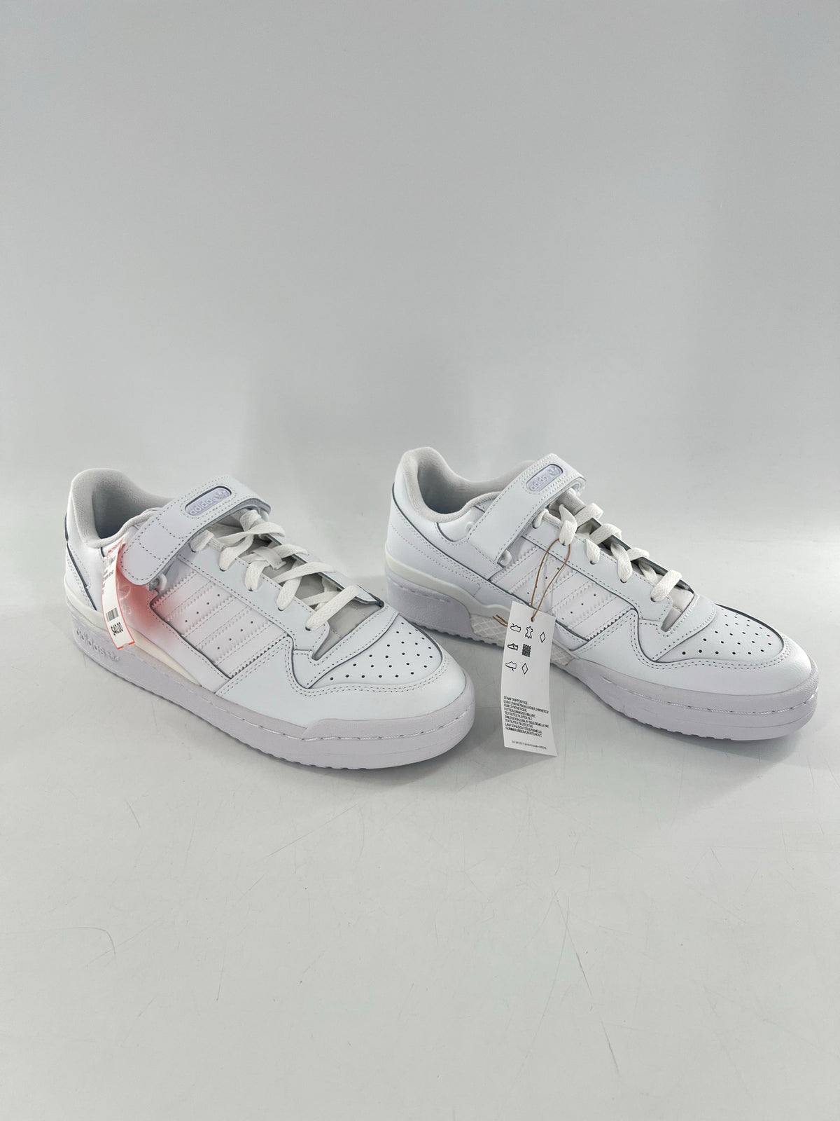 10 leather lace-up sneaker