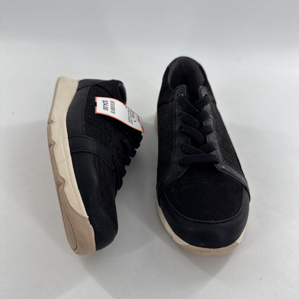 8 slip-on sneaker