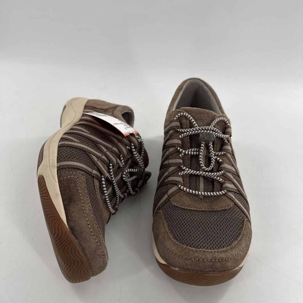 9.5 slip-on sneaker