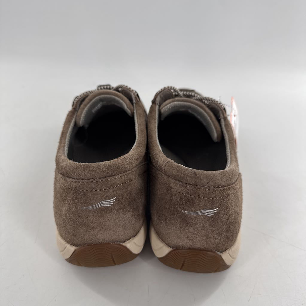 9.5 slip-on sneaker
