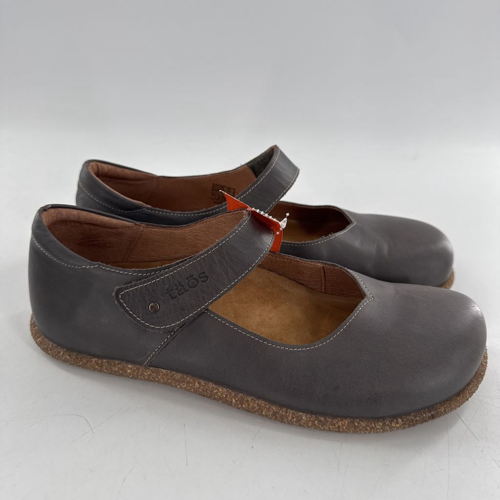 10/10.5 velcro mary jane shoes