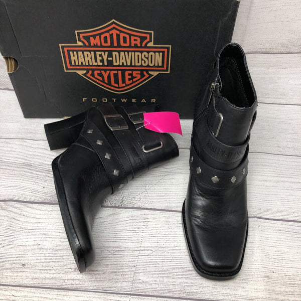 NWT 8 double buckle heel ankle boots