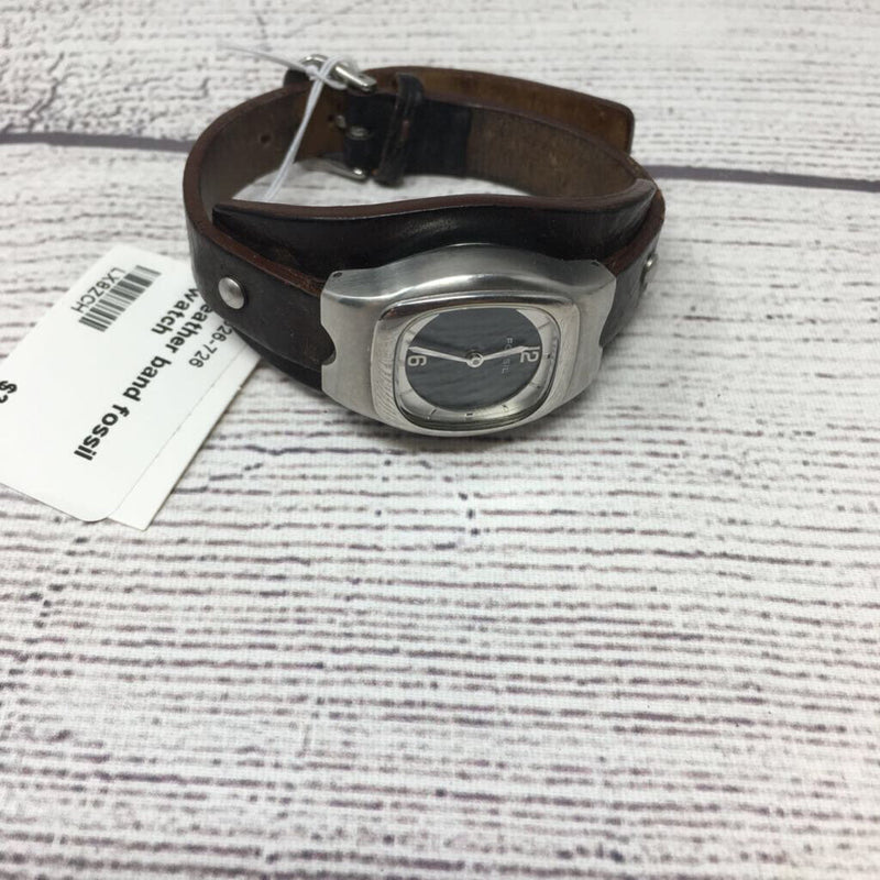 Leather band fossil watch