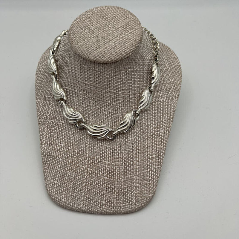 Silver Choker with Leaf Accent