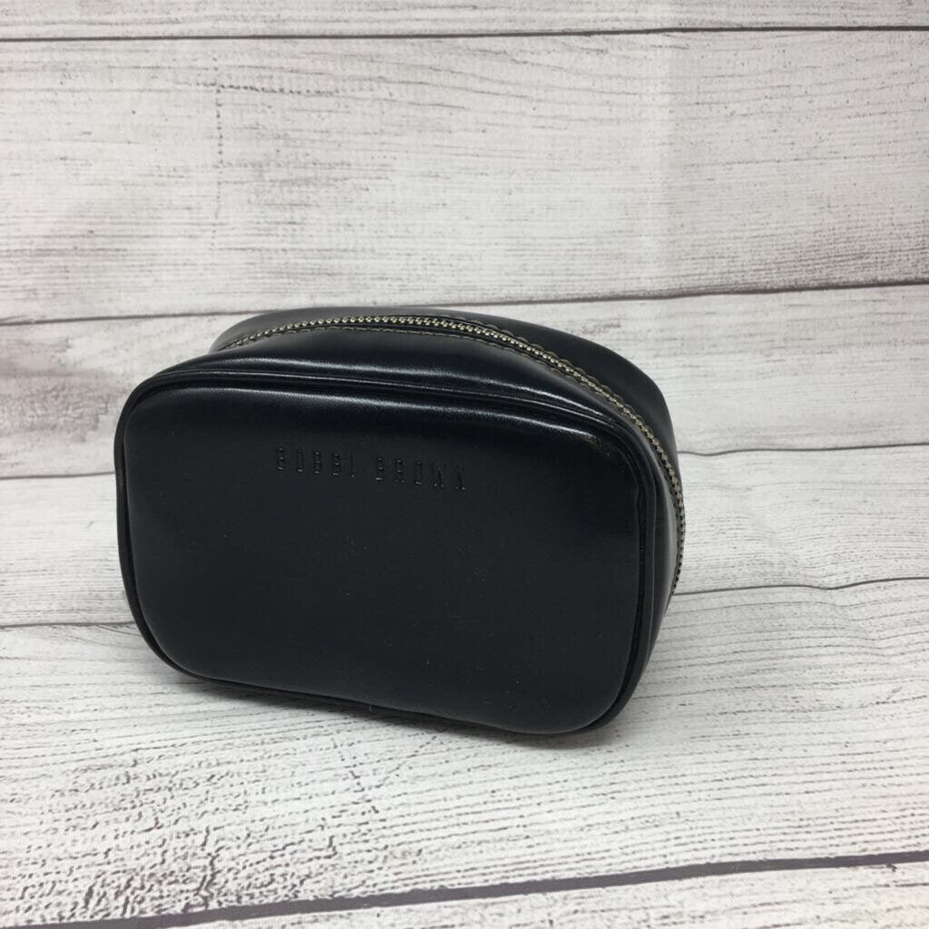 zip around cosmetic case – Selective Seconds Fashion Resale
