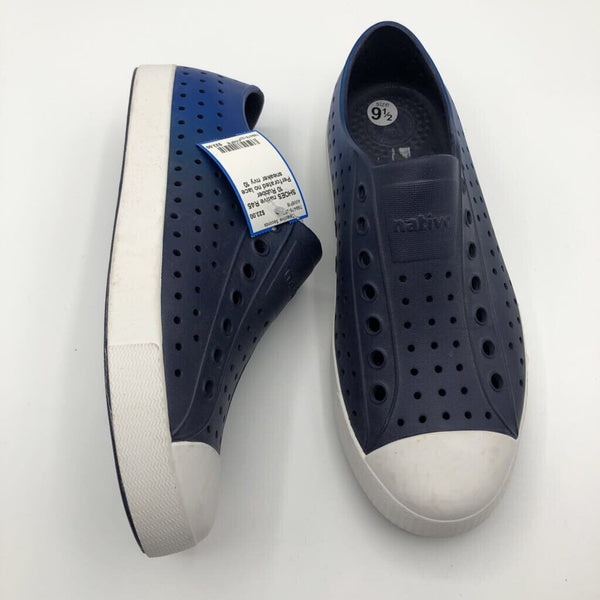 R45 10 Rubber Perforated no lace sneaker
