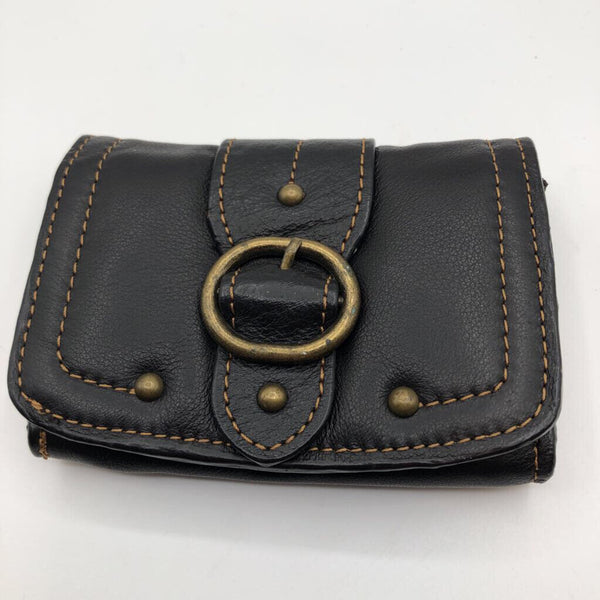 Leather buckle front